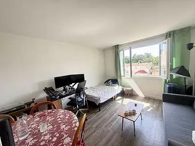 259 000 € 5 511 €/m² Appartement • 47 m² • 2 pièces • 1 chambre Clamart (92140)