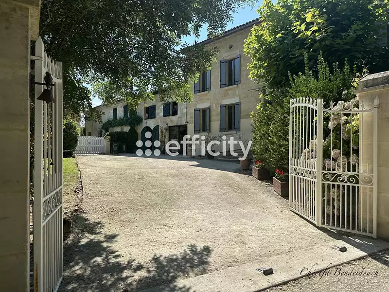 Maison, 180 m²