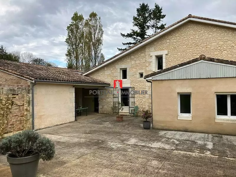 Maison, 220 m²