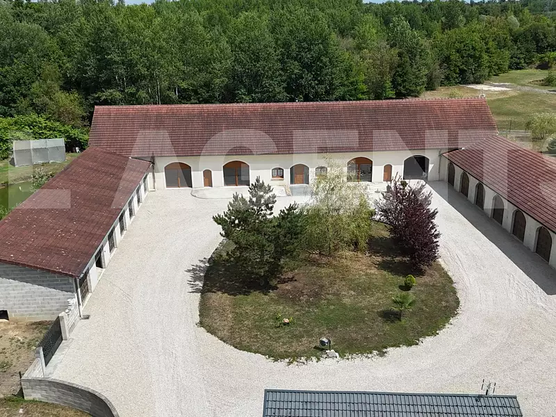 Maison, 215 m²