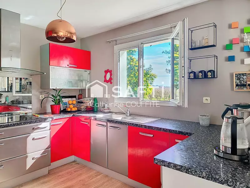 Maison, 166 m²