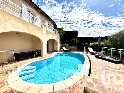 Maison, 221 m²