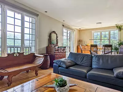 Maison, 225 m²