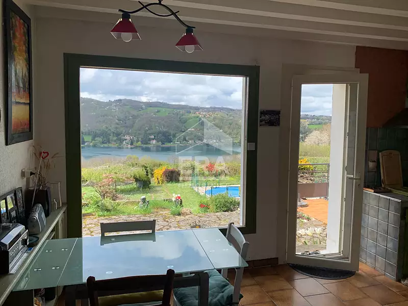 Maison, 240 m²