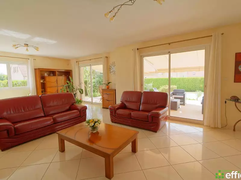 Maison, 215 m²