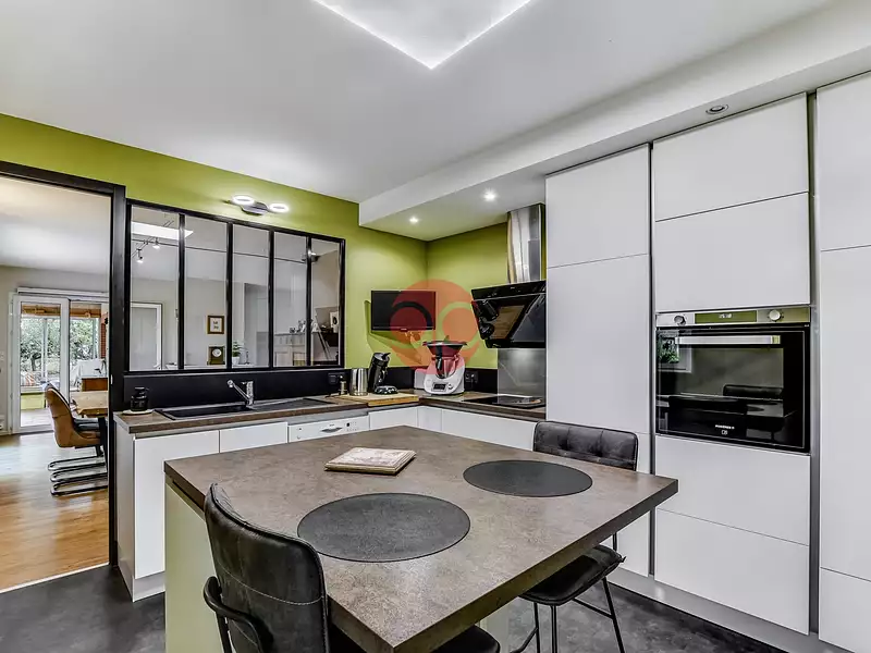 Maison, 166 m²
