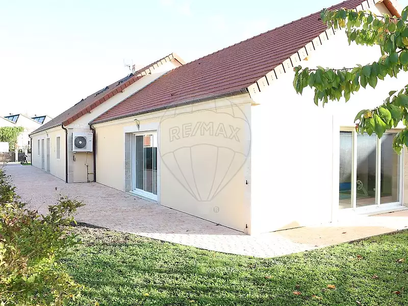 Maison, 225 m²