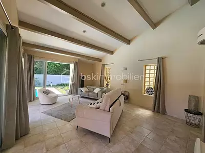 Maison, 244 m²
