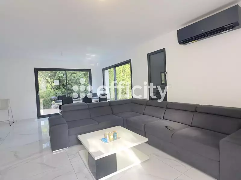 Maison, 92 m²