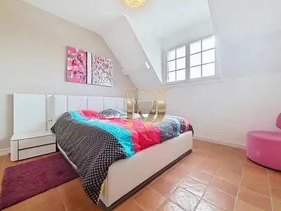 Maison, 250 m²