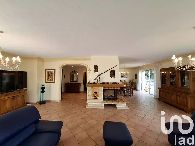 Maison, 391 m²
