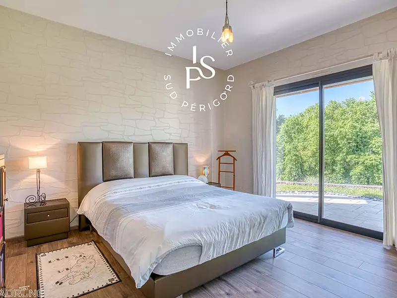 Maison, 242 m²