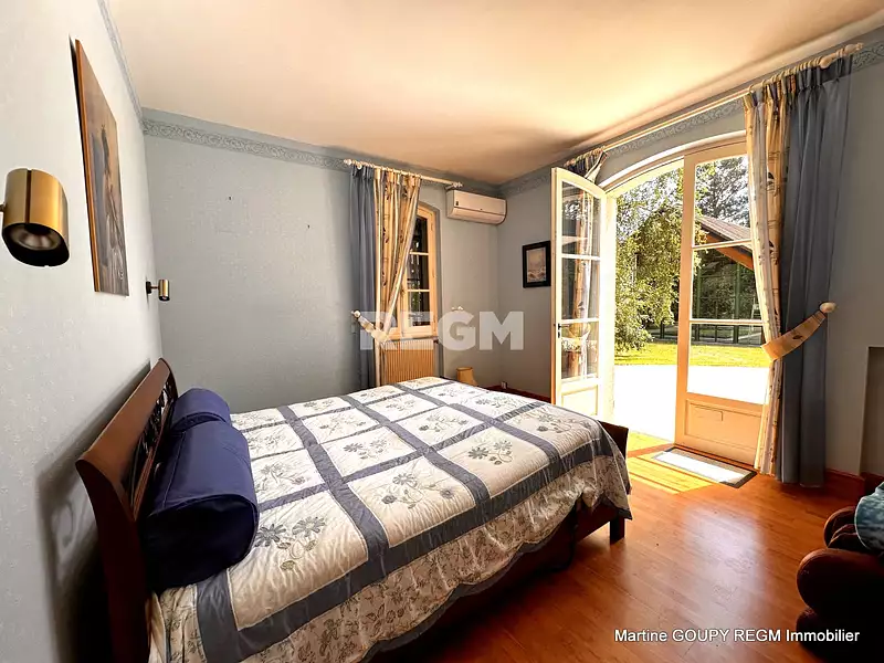 Maison, 250 m²