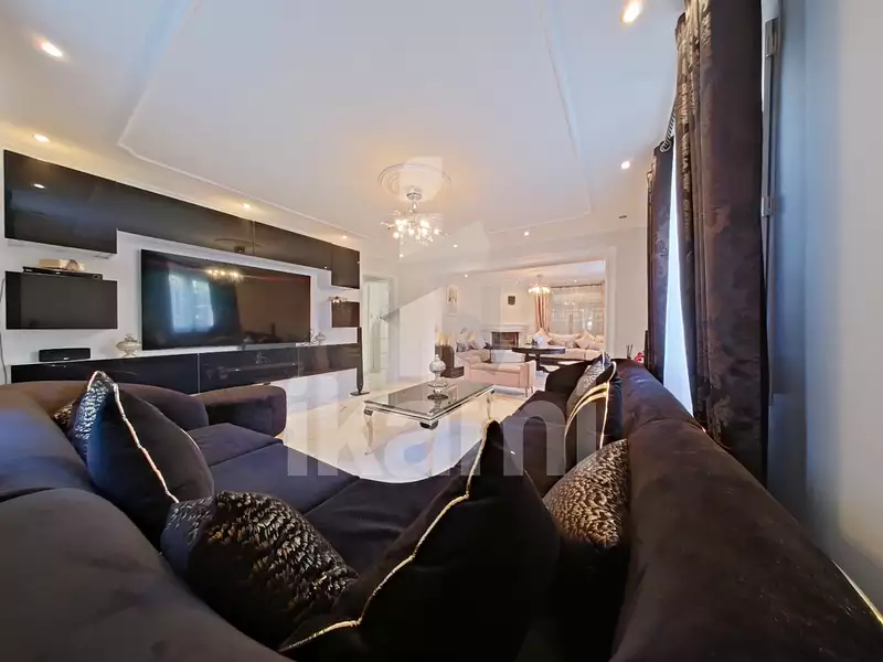 Maison, 218,85 m²