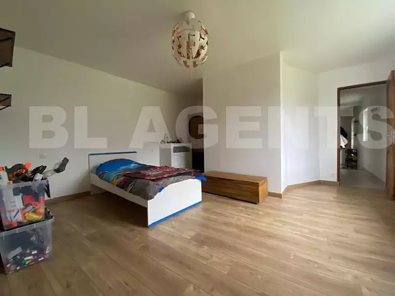 Maison, 210 m²
