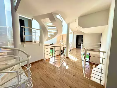 Maison, 255 m²
