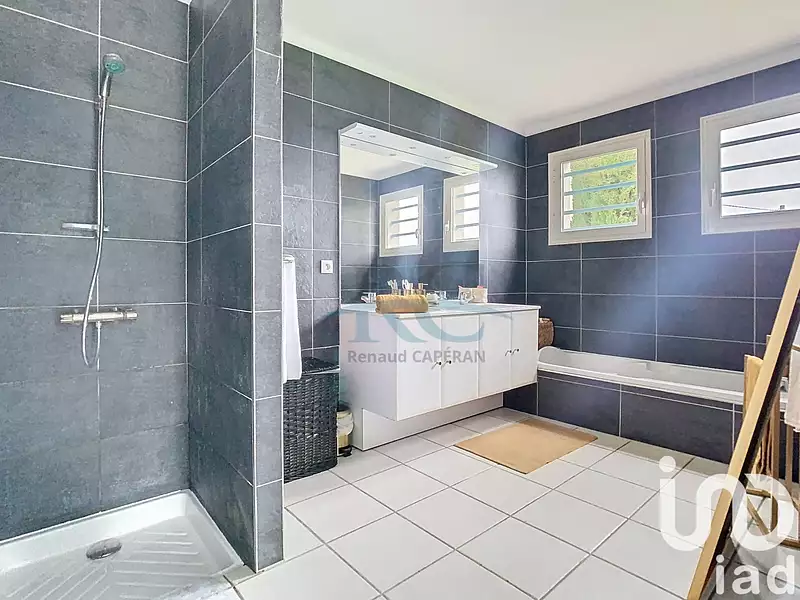 Maison, 203 m²