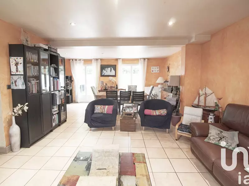 Maison, 166 m²
