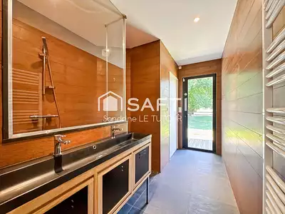 Maison, 285 m²