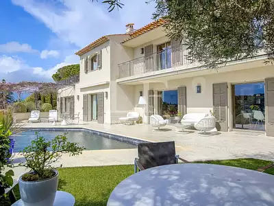 Maison, 956 m²