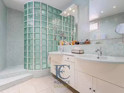 Maison, 235 m²