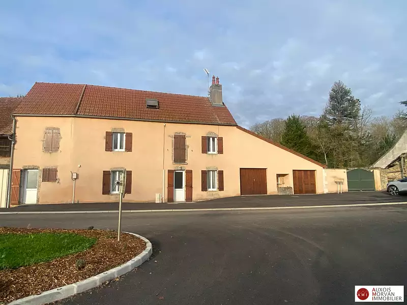Maison, 151 m²