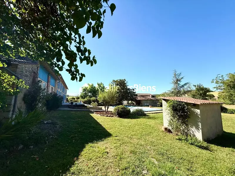 Maison, 248 m²
