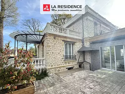 Maison, 208 m²