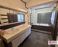 Maison, 255 m²
