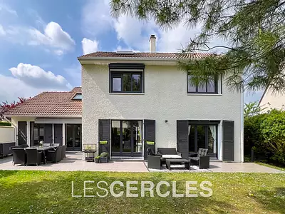 Maison, 166 m²