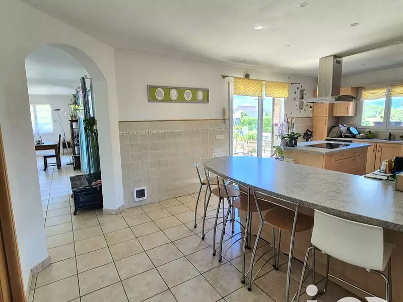 Maison, 250 m²