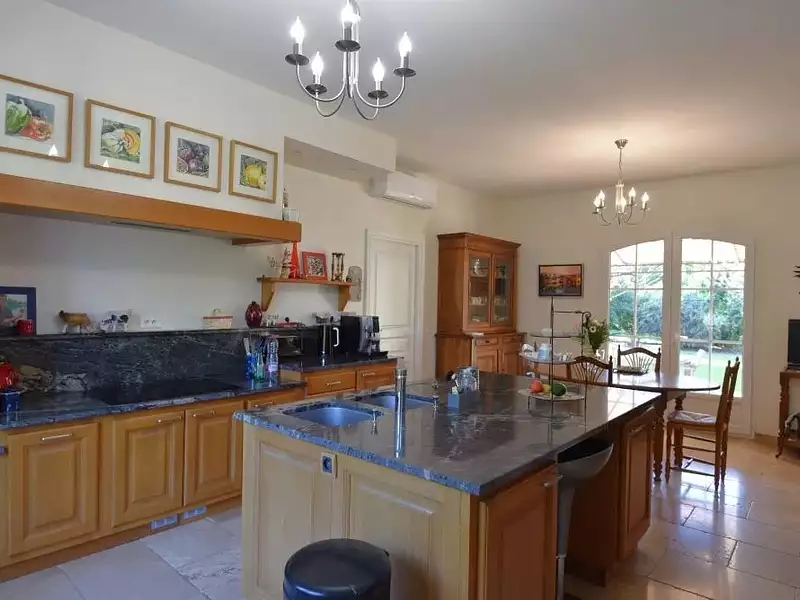 Maison, 326 m²