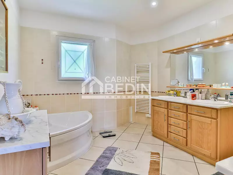 Maison, 170 m²
