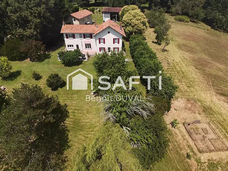 Maison, 226 m²