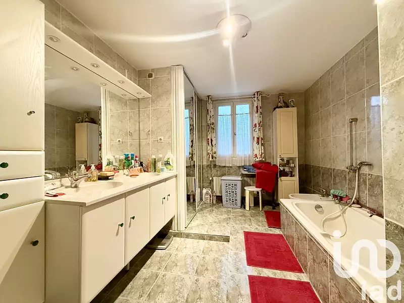 Maison, 203 m²