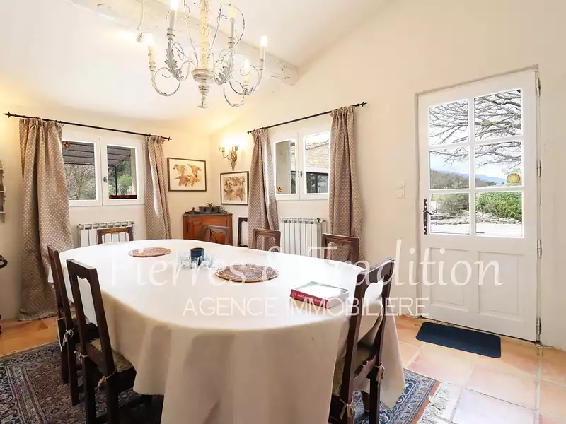 Maison, 249 m²