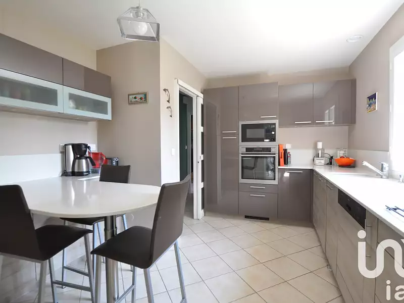 Maison, 180 m²