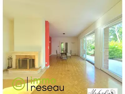 Maison, 240 m²