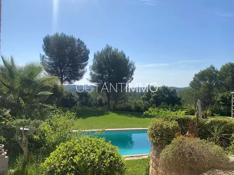 Maison, 330 m²