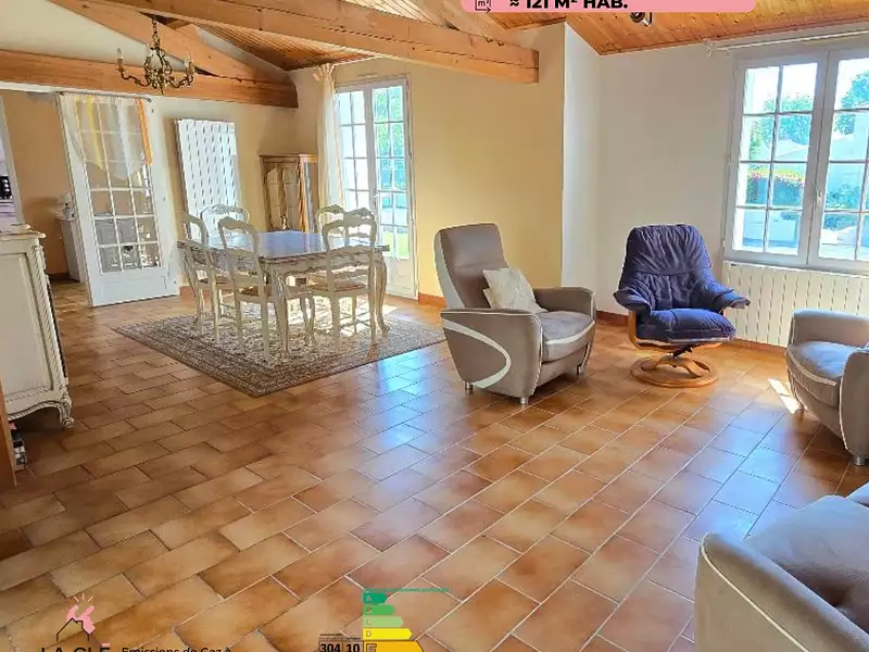 Maison, 121 m²