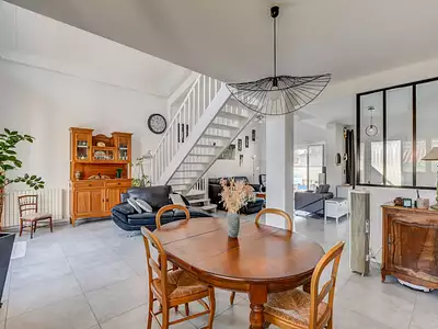 Maison, 198 m²