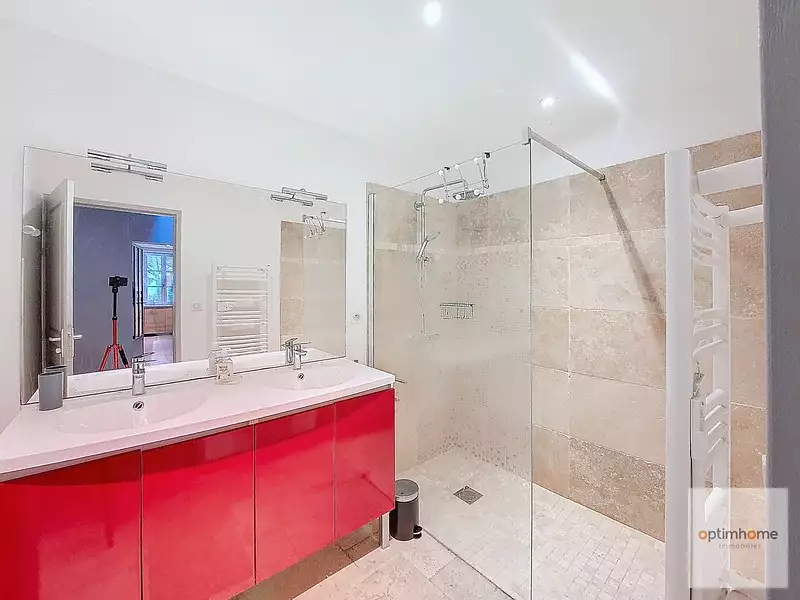 Maison, 235 m²