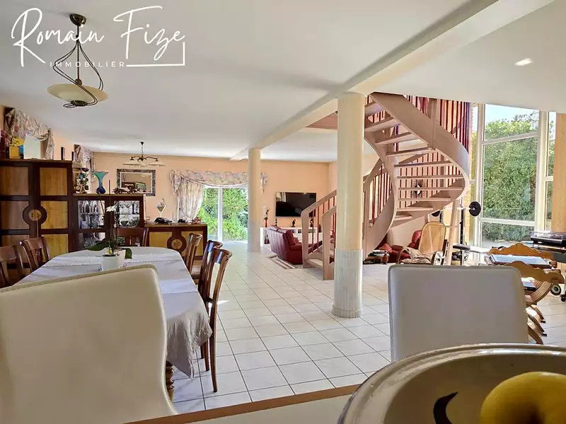 Maison, 300 m²