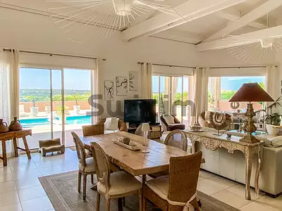 Maison, 257 m²