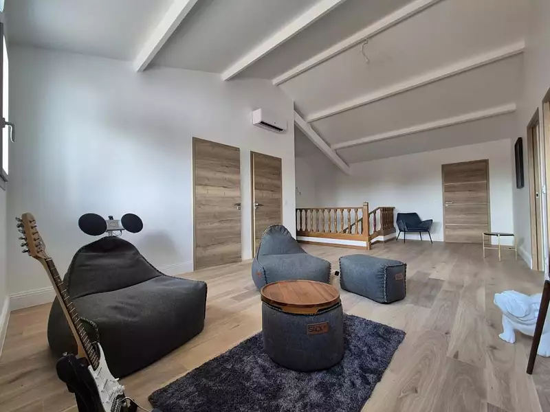 Maison, 250 m²