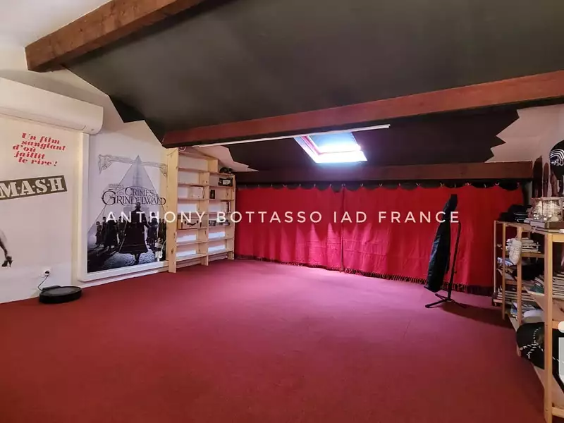 Maison, 240 m²