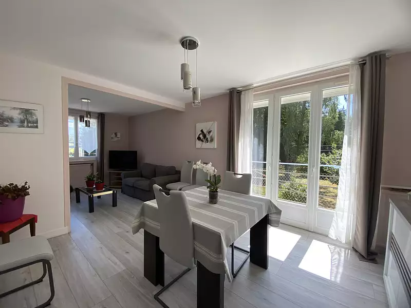 Maison, 225 m²