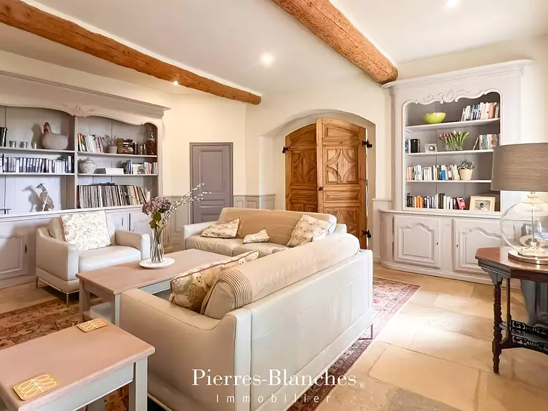 Maison, 540 m²
