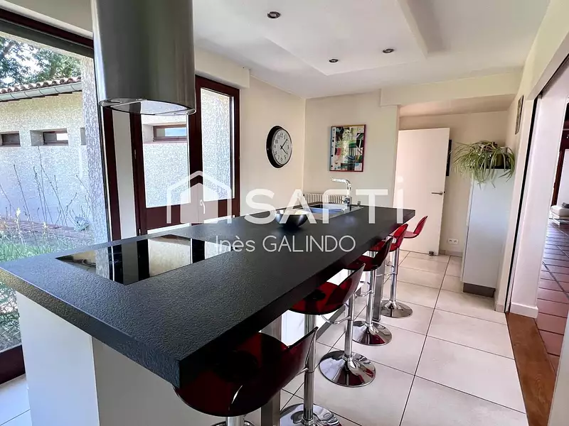 Maison, 210 m²