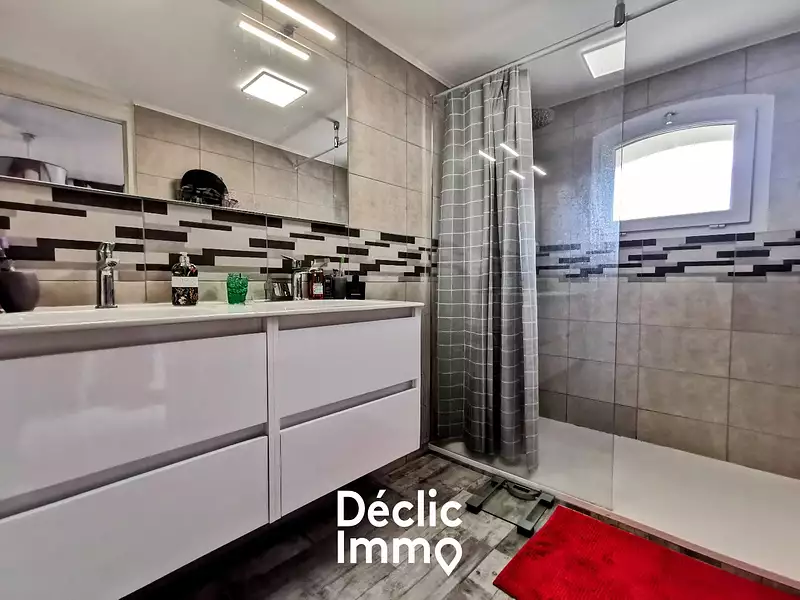 Maison, 163 m²